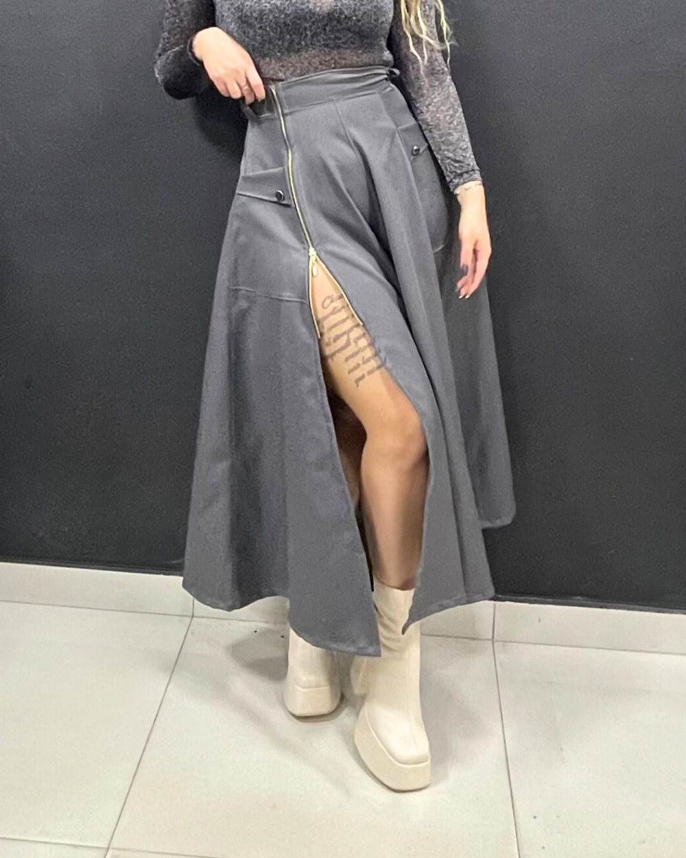 Combo chaqueta, falda y blusa