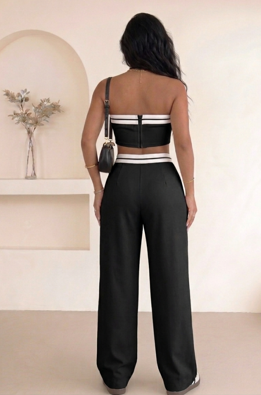 Conjunto Mujer Strapless y Pantalón Bota Recta