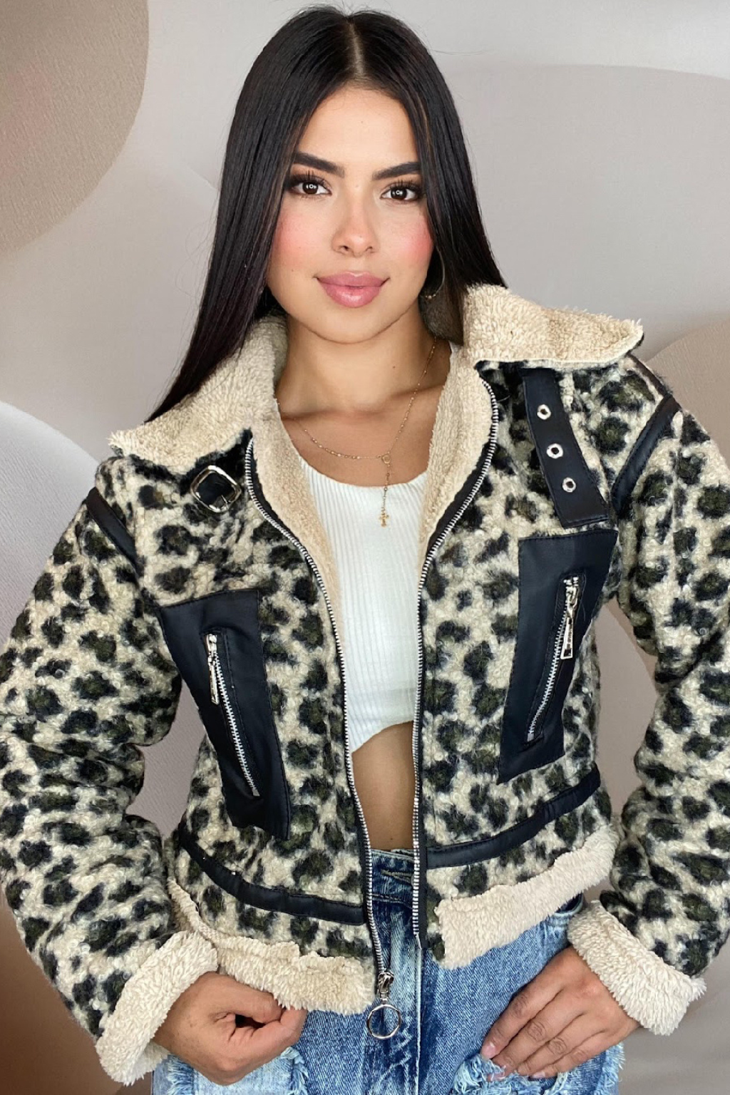 Chaqueta De Mujer Animal Print con Detalles en Cuero