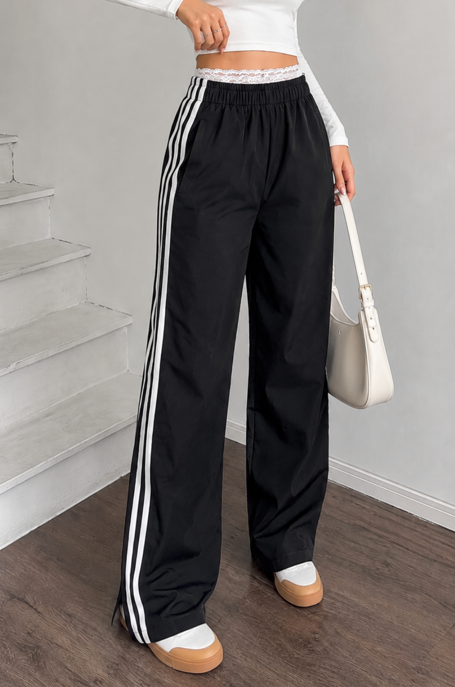 Pantalón Deportivo Wide Leg  con  Encaje