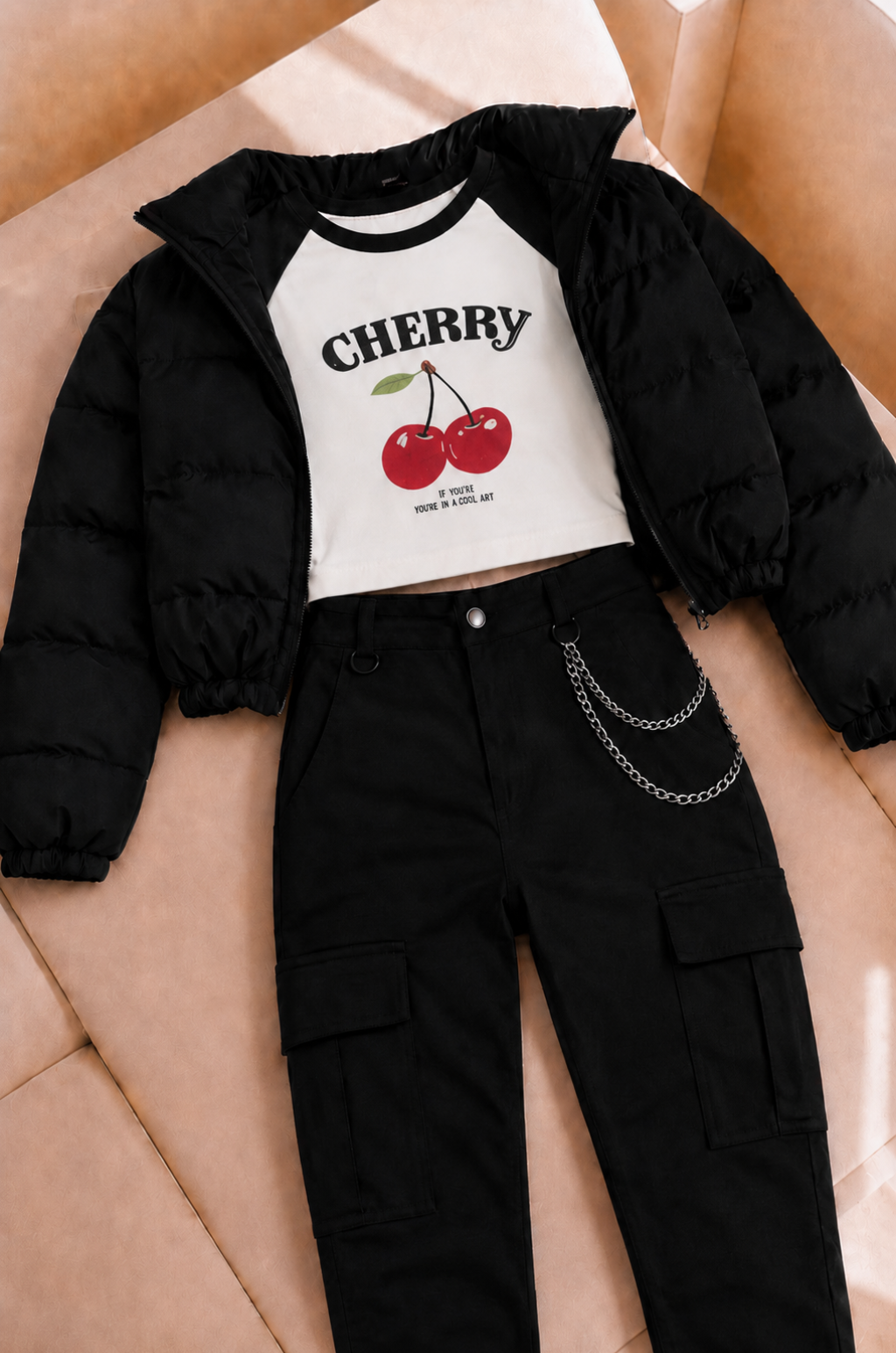 Conjunto de Pantalon Camuflado + Blusa Estampada + Chaqueta Impermeable