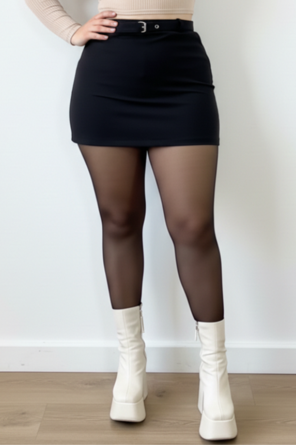 Conjunto Blusa cuello alto y Falda con correa