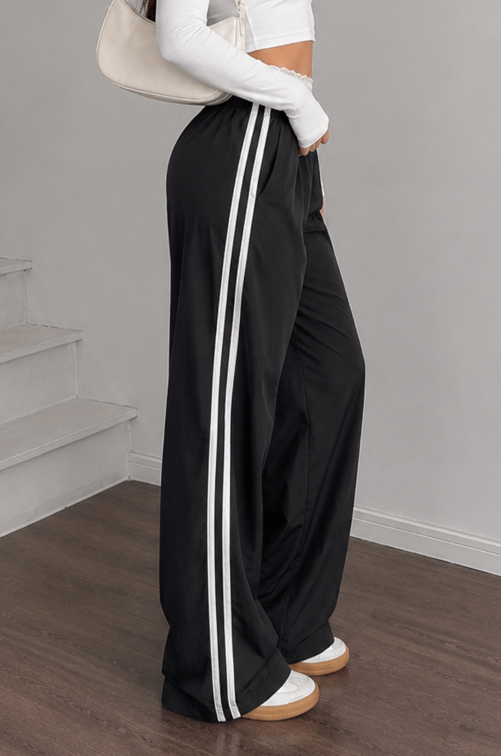 Pantalón Deportivo Wide Leg  con  Encaje