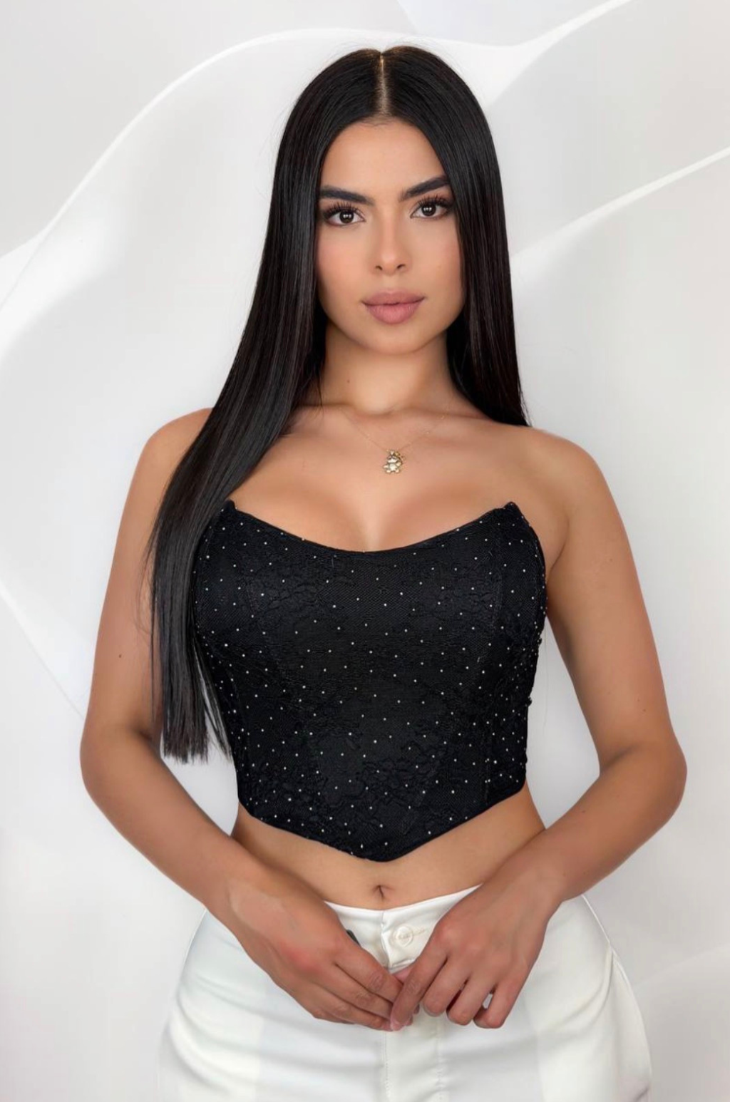 Blusa Strapless En Encaje y  Brillos