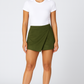 Falda short en gamuza con orma