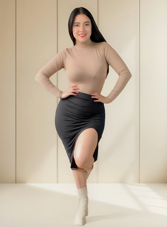 Conjunto Falda larga con abertura y Blusa cuello alto