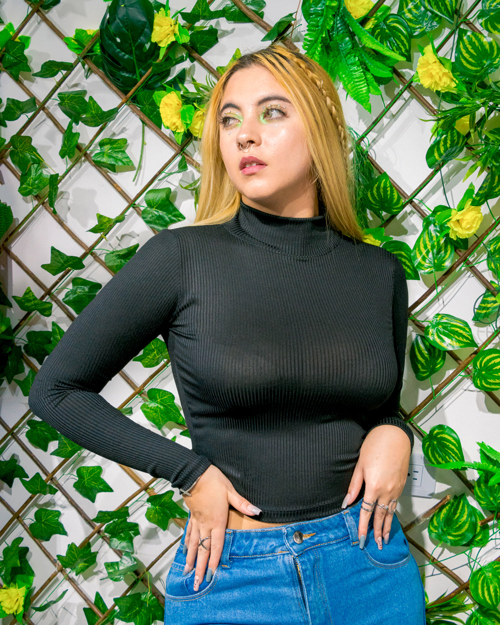 Conjunto Falda larga con abertura y Blusa cuello alto