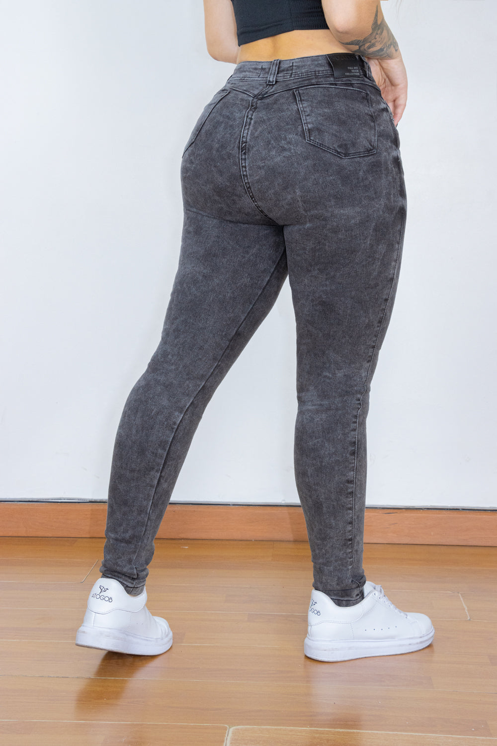 PANTALON DE JEAN SKINNY TIRO ALTO