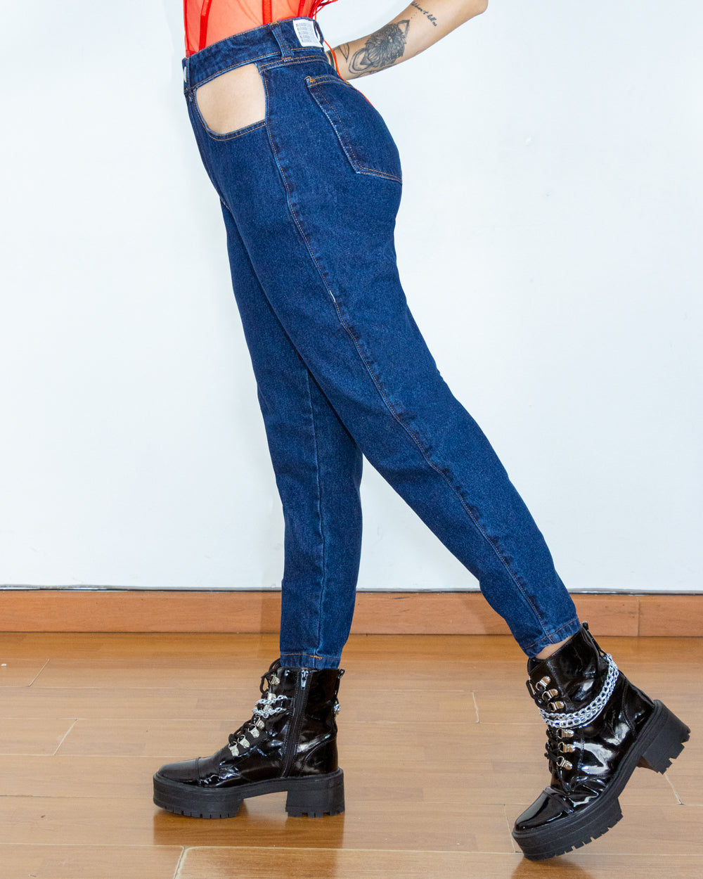 JEAN BOYFRIEND CUT OUT